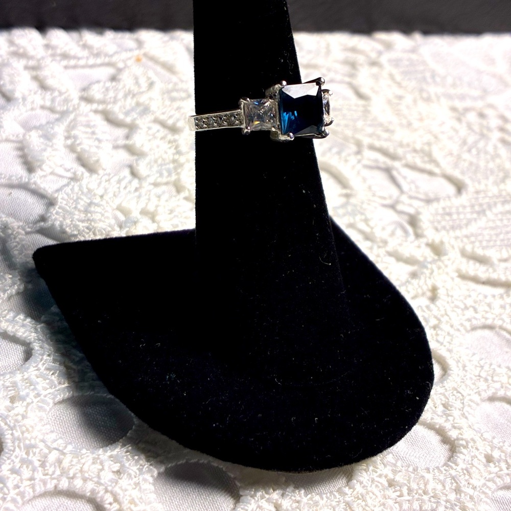 Vintage Size 6 Dark Blue CZ Sterling Silver Multi Stone Ring